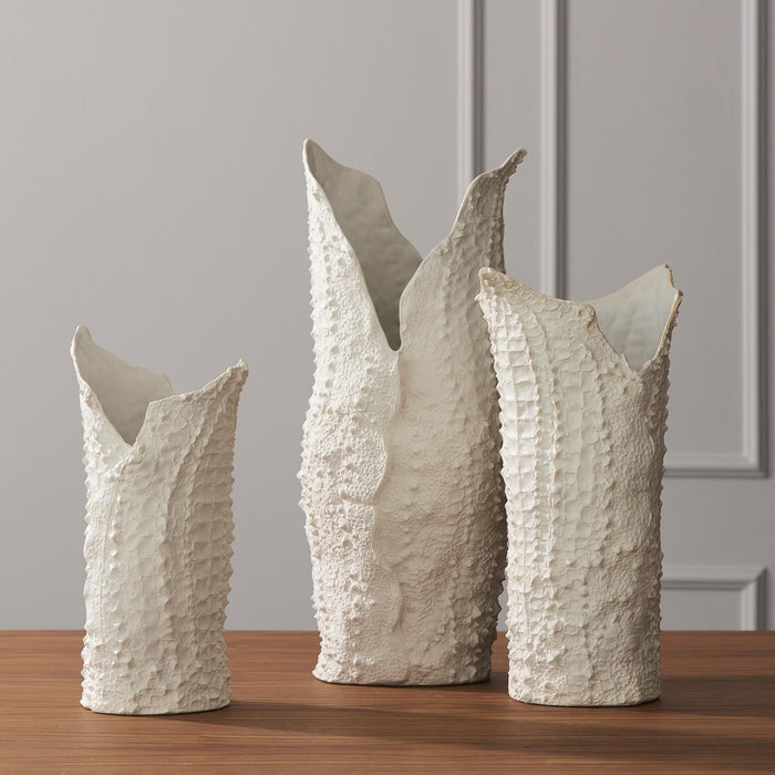 Global Views Crocodile Vase Matte White