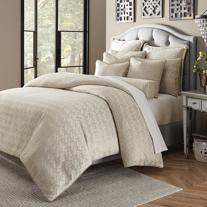 Michael Amini Carlyle Comforter Set Platinum