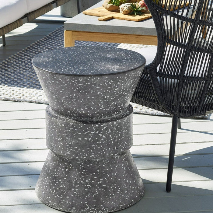 Universal Furniture Coastal Living Outdoor Stinson Accent Table